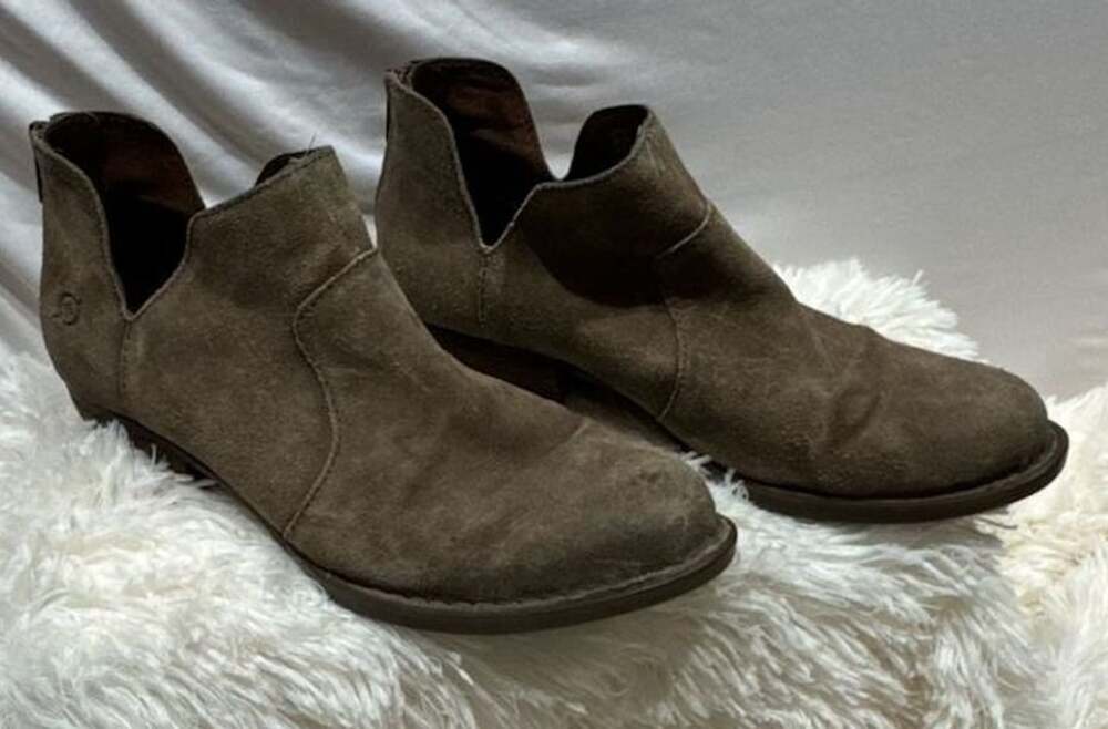 Born Kerri Size 9M Taupe Distressed Suede Ankle Boots
